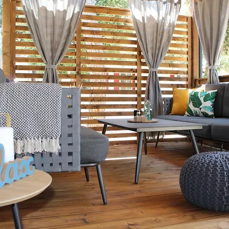 Two Sisters Mobile Campingplatz *