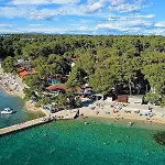 Kamp alanı Two Sisters Mobile Biograd Na Moru