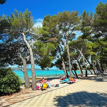 Kamp Two Sisters Mobile Biograd Na Moru