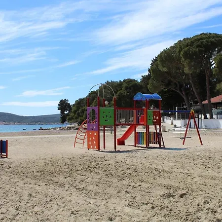 Two Sisters Mobile Camping Biograd Na Moru