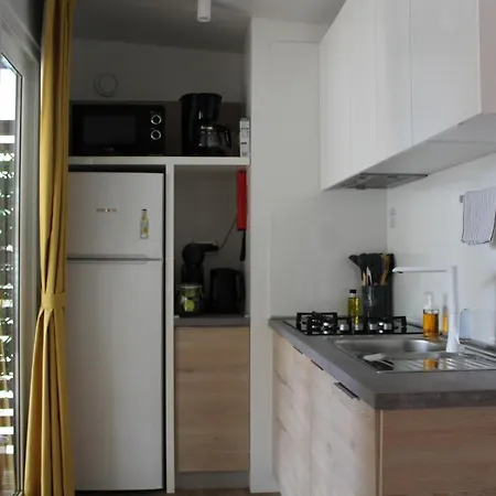 مكان تخييم Two Sisters Mobile *