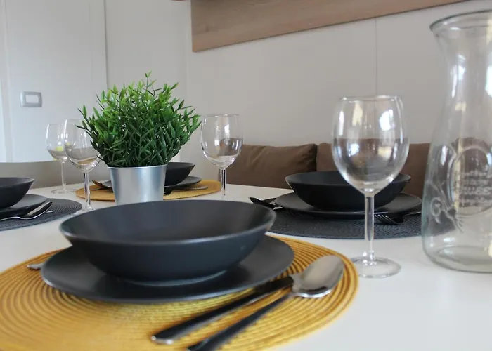 Two Sisters Mobile * ביוגראד נה מורו