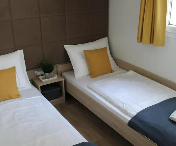 Two Sisters Mobile * بيوغْغاد نا موغو