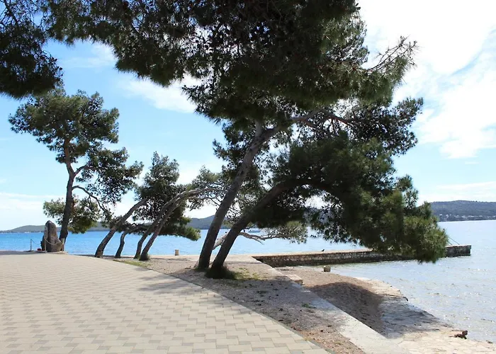 مكان تخييم Two Sisters Mobile *